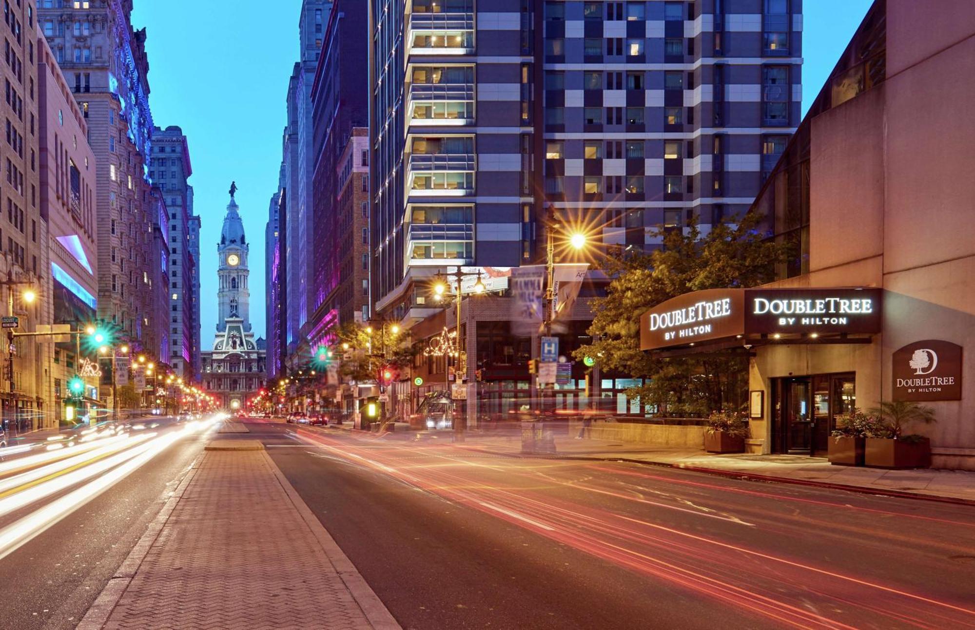 Doubletree By Hilton Hotel Philadelphia Center City Exterior photo